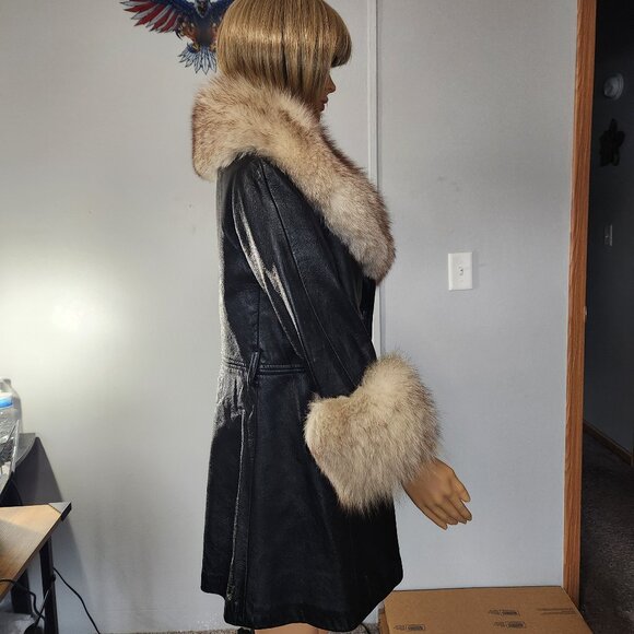 #704 Vintage leather/fox fur coat - Picture 4 of 4